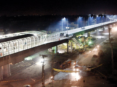 metro bus govt planning to build bridges at four intersections