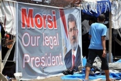 pressure mounts for morsi release as 13 die in egypt clashes