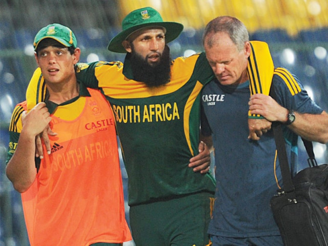 amla will receive intensive treatment and rehab to give him the best chance of playing in the rest of the series said the team s manager photo afp amla will receive intensive treatment and rehab to give him the best chance of playing in the rest of the series said the team s manager photo afp