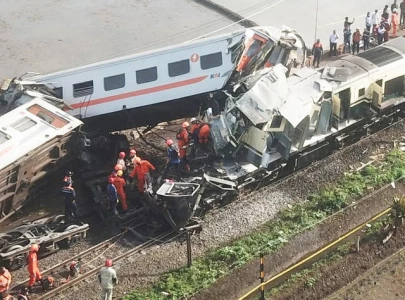 indonesia train crash toll tops 15