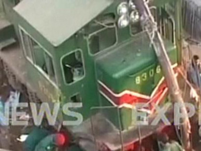 two killed as train runs aground in gujranwala