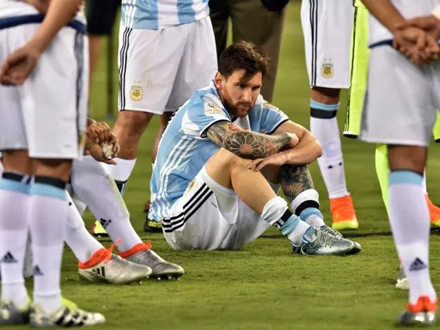 argentina 039 s lionel messi laments after losing the copa america final to chile in east rutherford on sunday photo afp argentina 039 s lionel messi laments after losing the copa america final to chile in east rutherford on sunday photo afp