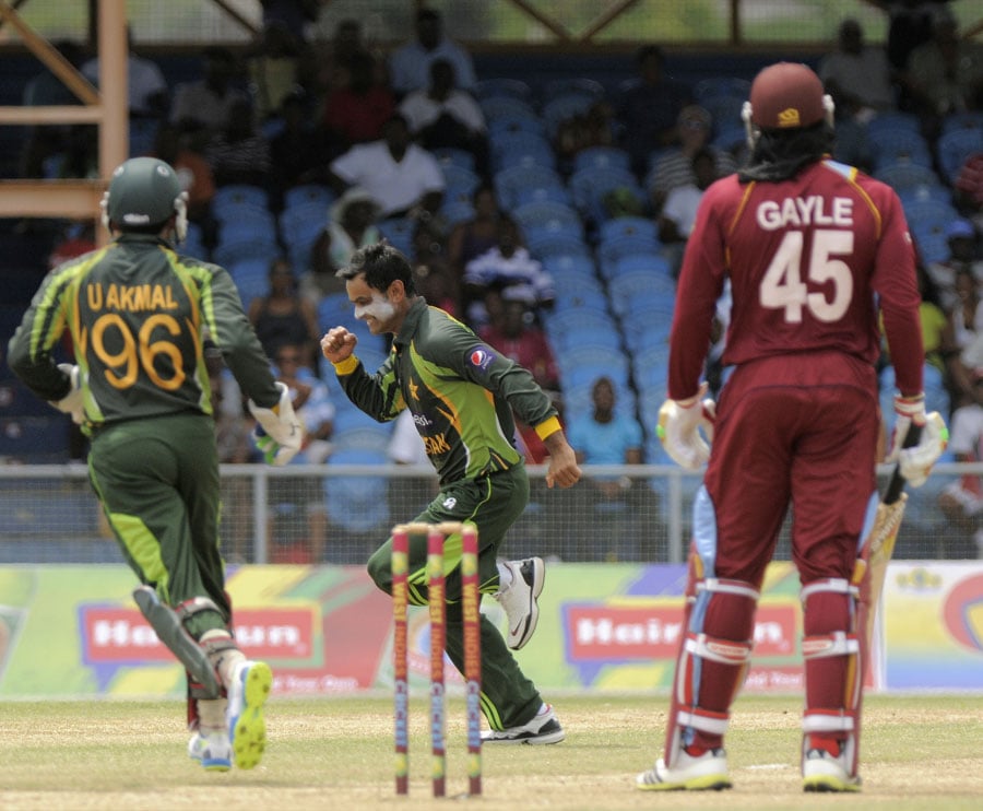 mohammad hafeez had chris gayle lbw in his second over photo cricinfo