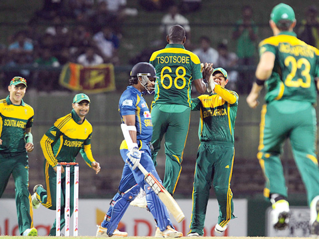 south africa stayed calm as they took crucial wickets to come out on top in the third one day international against sri lanka photo afp south africa stayed calm as they took crucial wickets to come out on top in the third one day international against sri lanka photo afp