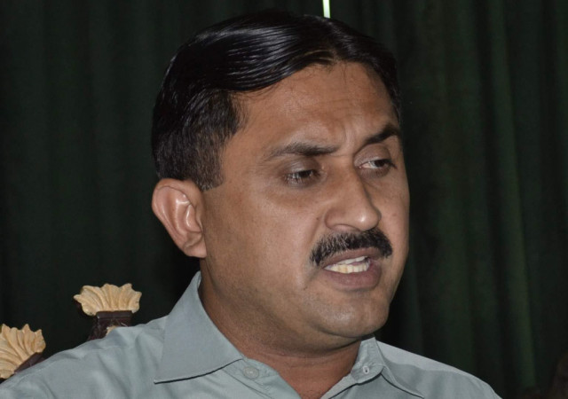 you have no idea about the powers of mnas you will regret this dasti threatened two patrolling officers photo express shahid saeed you have no idea about the powers of mnas you will regret this dasti threatened two patrolling officers photo express shahid saeed