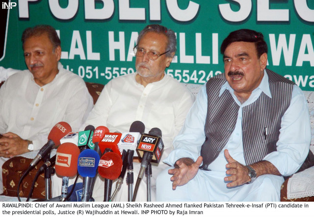 shiekh rasheed r speaks at a press conference flanked by justice retd wajihuddin center and pti general secretary arif alvi l photo inp shiekh rasheed r speaks at a press conference flanked by justice retd wajihuddin center and pti general secretary arif alvi l photo inp