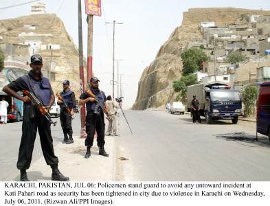 alleged encounter notorious criminal bhalu injured in gang war still on the run