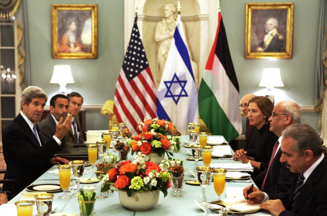 u s secretary of state john kerry l hosts an iftar dinner for israeli justice minister tzipi livni 3rd r and palestinian chief negotiator saeb erekat 2nd r at the state department in washington july 29 2013 photo reuters u s secretary of state john kerry l hosts an iftar dinner for israeli justice minister tzipi livni 3rd r and palestinian chief negotiator saeb erekat 2nd r at the state department in washington july 29 2013 photo reuters