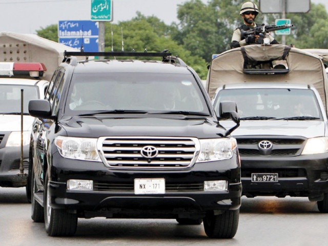 former president pervez musharraf s convoy returning after his atc hearing photo online