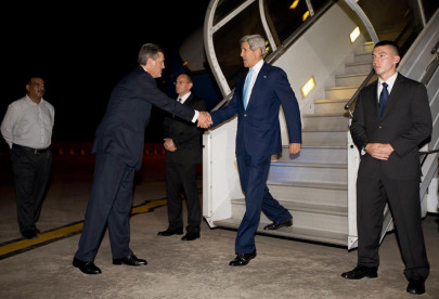 john kerry arrives in pakistan on key visit