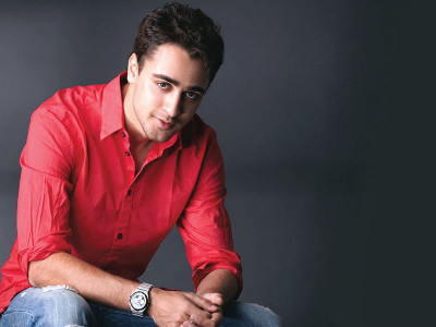 no point in competing with chennai express says imran khan