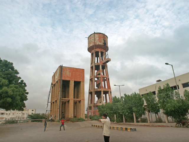 officials accuse the jpmc of diverting water from its tank to laundries working on a commercial basis photo athar khan express officials accuse the jpmc of diverting water from its tank to laundries working on a commercial basis photo athar khan express