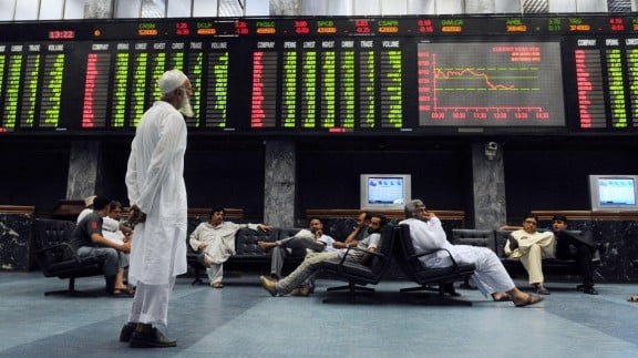 the karachi stock exchange s kse benchmark 100 share index shed 0 35 or 79 37 points to end at 22 621 93 point level photo afp file