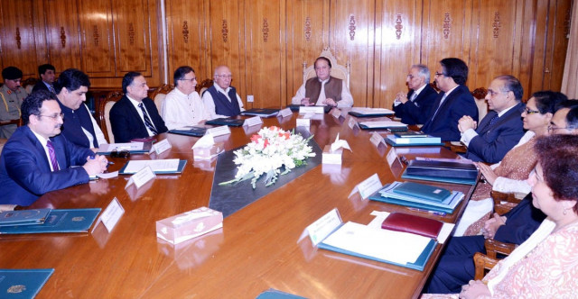 prime minister nawaz sharif being briefed by the officials of the foreign office photo pid prime minister nawaz sharif being briefed by the officials of the foreign office photo pid