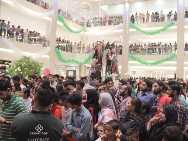 enthusiastic shoppers gathered at dolmen mall clifton on the eve of independence day to make the most of the discounts photo ayesha mir express enthusiastic shoppers gathered at dolmen mall clifton on the eve of independence day to make the most of the discounts photo ayesha mir express