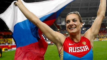 isinbayeva claims third world title