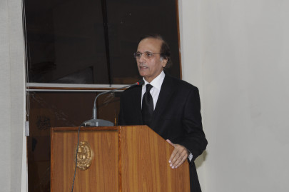 cjp appoints tassadduq hussain jillani as acting cec