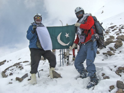 alpine skiing two brothers from gojal set new record in mountaineering alpine skiing two brothers from gojal set new record in mountaineering