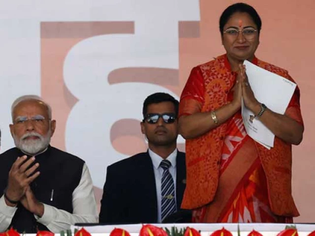 prime minister narendra modi applauds as india s ruling bharatiya janata party s rekha gupta greets the audience before taking her oath as the new chief minister of delhi at the ramlila grounds in new delhi india on february 20 2025 photo reuters prime minister narendra modi applauds as india s ruling bharatiya janata party s rekha gupta greets the audience before taking her oath as the new chief minister of delhi at the ramlila grounds in new delhi india on february 20 2025 photo reuters