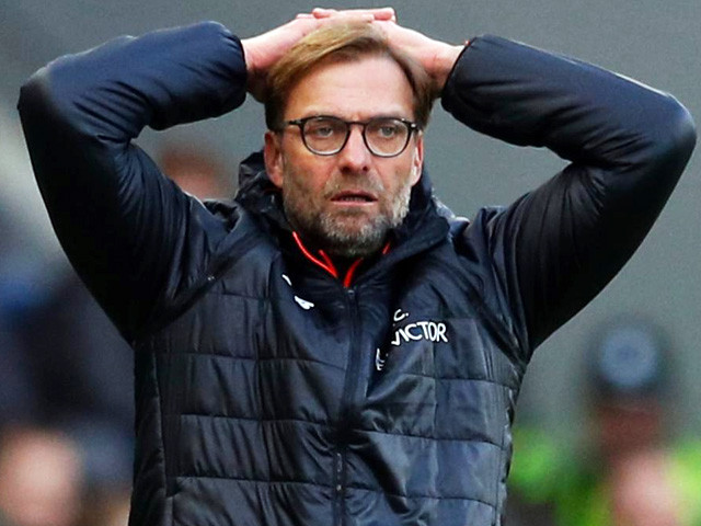 liverpool manager jurgen klopp looks dejected after the loss to hull photo reuters