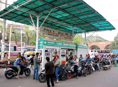 bd cuts working hours to save energy