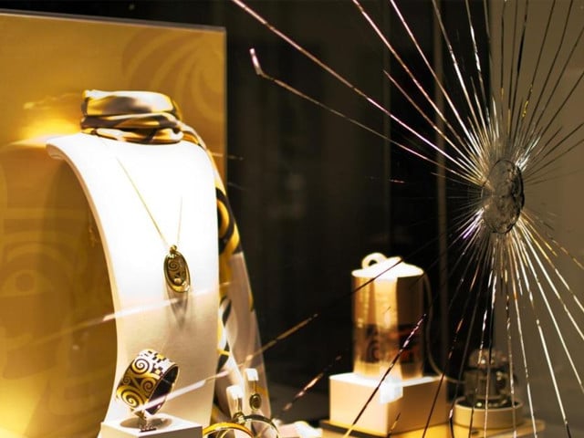 Jewellery worth up to €4m stolen from France museum