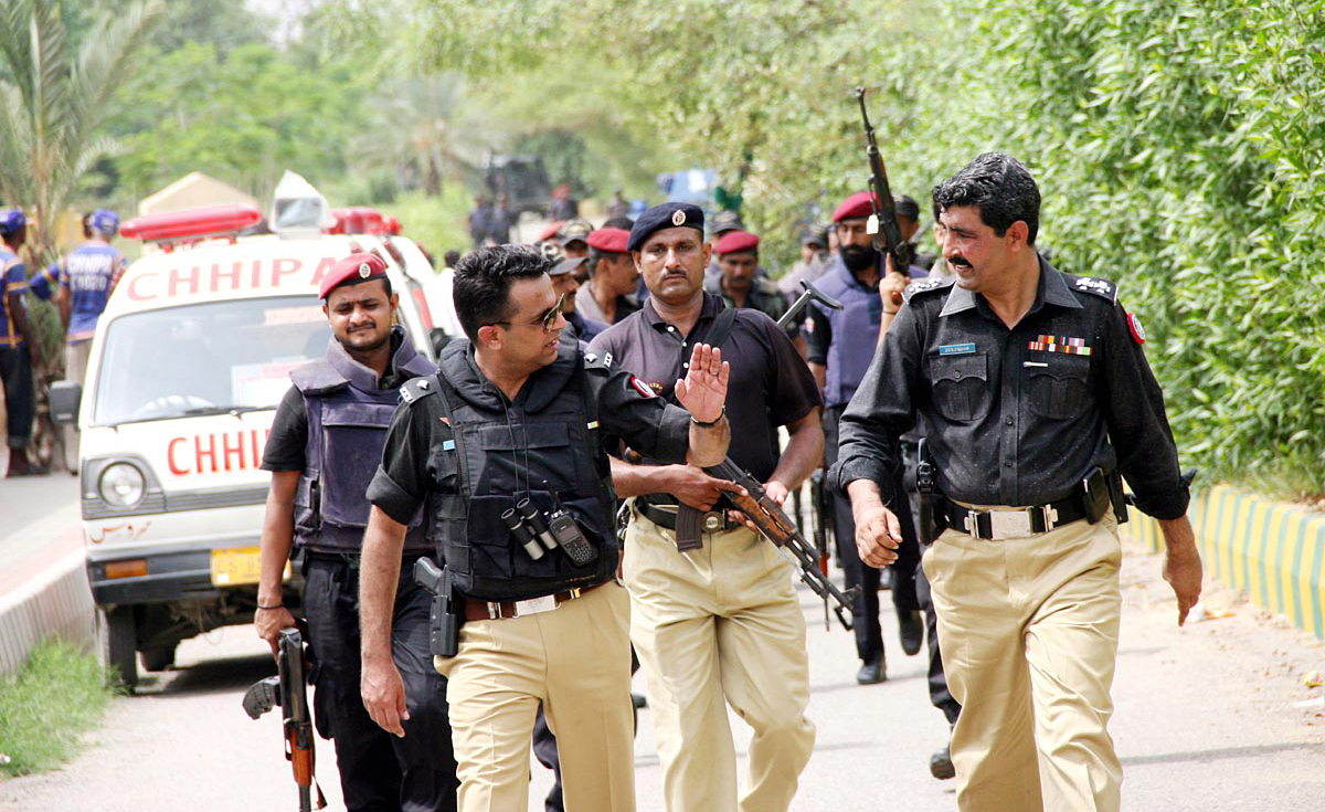 police commandoes returning from the operation near safari park photo online