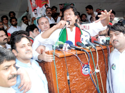 imran khan avoids the lift at public rallies after may accident imran khan avoids the lift at public rallies after may accident