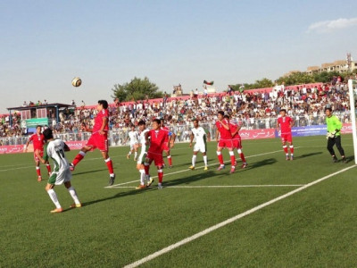 afghan football league kicks off in war torn kabul