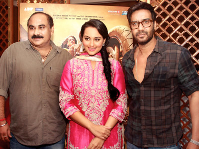 ajay devgn to co host gumrah 3 with karan