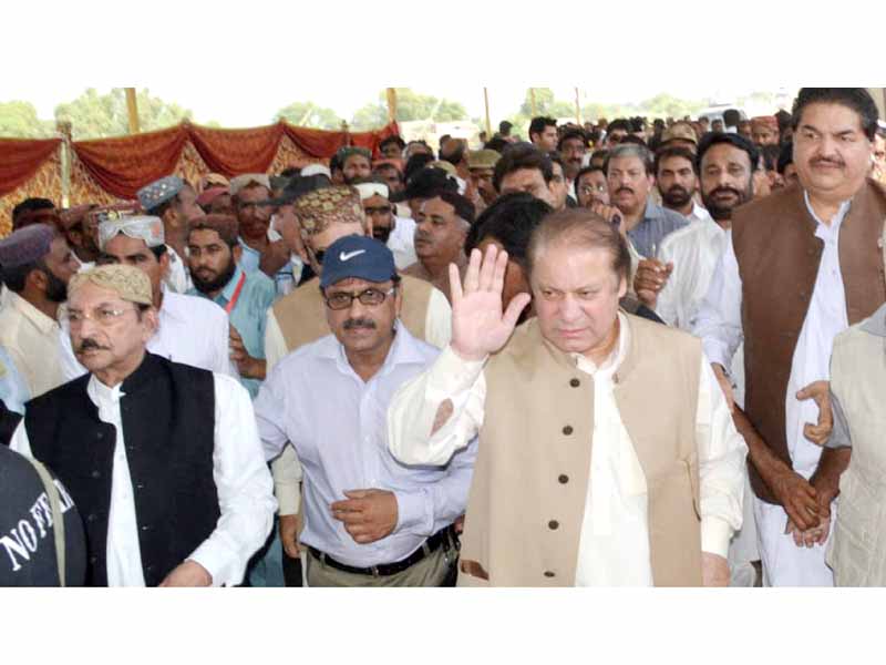 prime minister nawaz sharif arrives at ghotki to visit flood affected areas photo nni