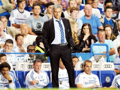 mourinho out to spoil moyes home debut
