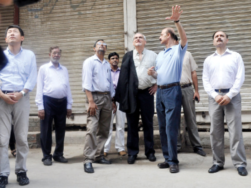 delegates tour delhi gate wazir khan mosque gali gol pehlwan and shahi hamam photo shafiq malik express