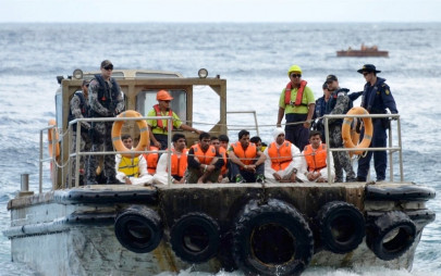 australia opposition s asylum seeker plan crazy indonesian mp
