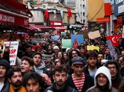 thousands protest detention of istanbul mayor despite crackdown in turkiye thousands protest detention of istanbul mayor despite crackdown in turkiye