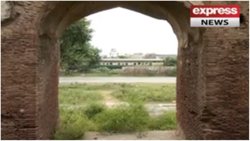 dark chowki is a historic site that is around 500 years old and is now falling apart and covered in garbage photo screengrab