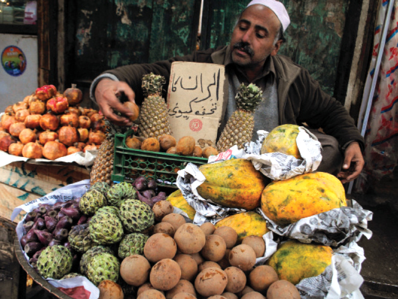 proper data is not available with pmc but united municipal workers union general secretary muhammad fazil claims there are at least 5 000 street vendors photo muhammad iqbal express