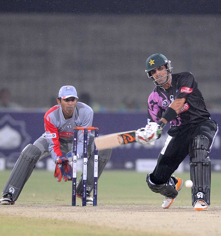 misbah lead faisalabad wolves along with otago volts sunrisers hyderabad and kandurata maroons will play the qualifiers beginning on september 17 in hyderabad photo pcb