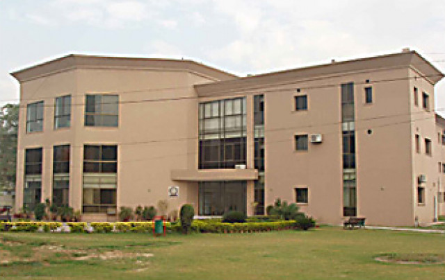 quot we have decided to run it on the same pattern we will not admit students on open merit the fees matter is sub judice in the lhc quot skzmc dean and chairman professor zafar iqbal photo courtesy skzmdc quot we have decided to run it on the same pattern we will not admit students on open merit the fees matter is sub judice in the lhc quot skzmc dean and chairman professor zafar iqbal photo courtesy skzmdc