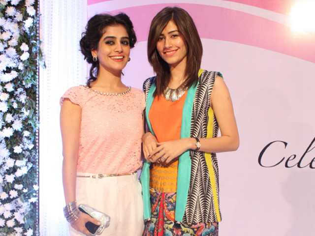 alishba yousuf and syra yousuf photo file alishba yousuf and syra yousuf photo file
