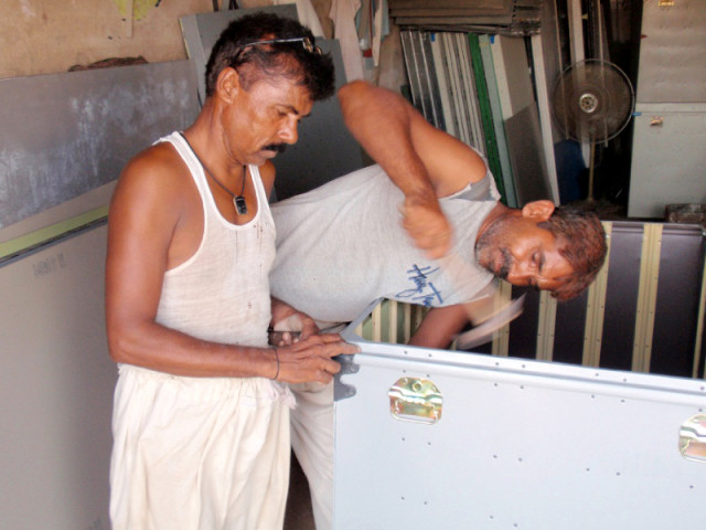 as the katcha residents the makers of dowry boxes see their business come to a screeching halt photo sarfaraz memon express as the katcha residents the makers of dowry boxes see their business come to a screeching halt photo sarfaraz memon express