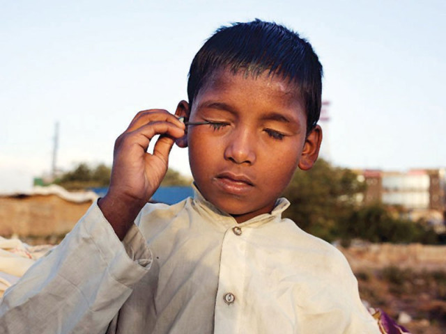 lead absorbed from surma in a child s eyes can lead to retarded growth photo myra iqbal