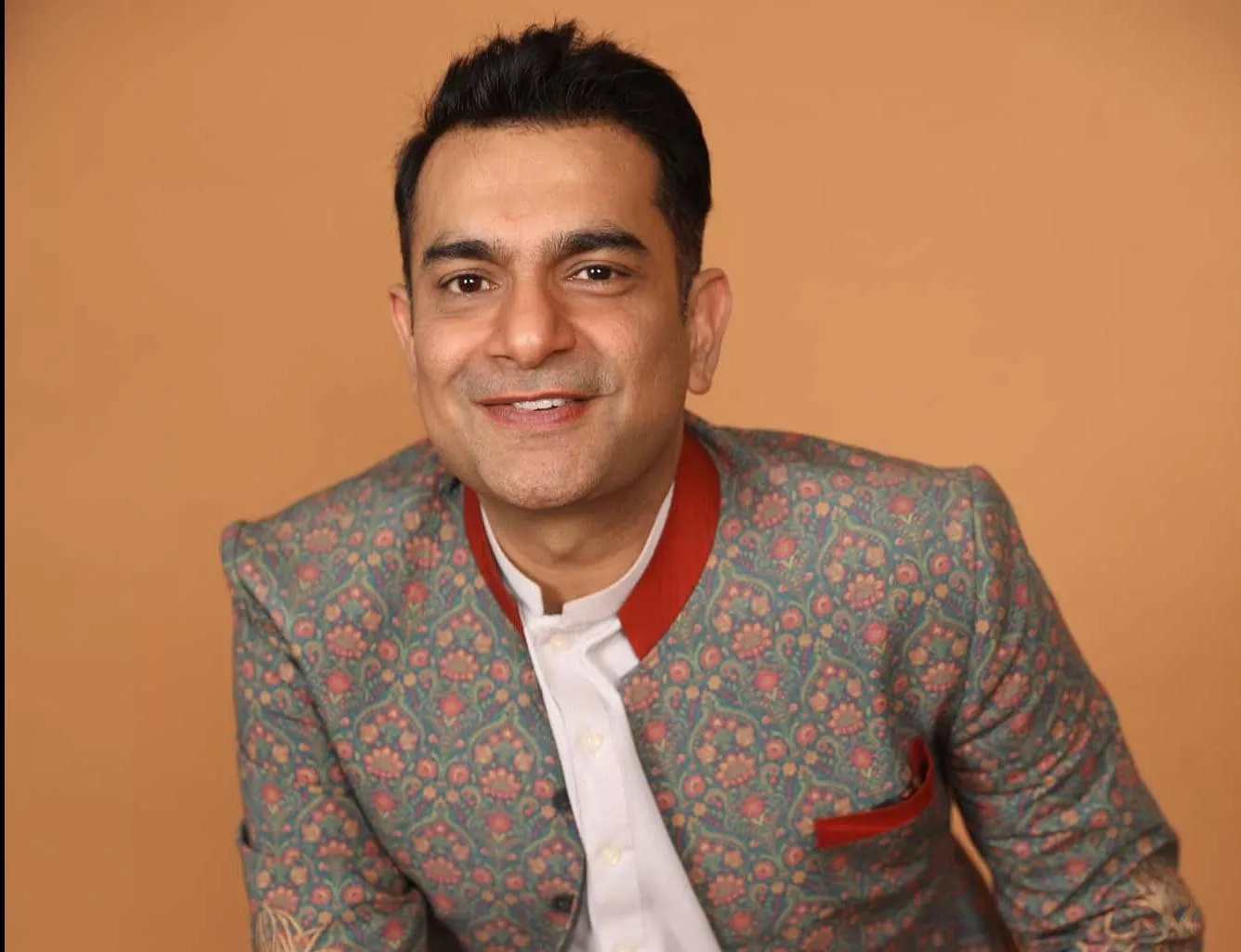 sarmad khoosat calls out hospital s fashion police sarmad khoosat calls out hospital s fashion police