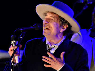 bob dylan s unique 2021 disk sells for 1 77 million at auction bob dylan s unique 2021 disk sells for 1 77 million at auction