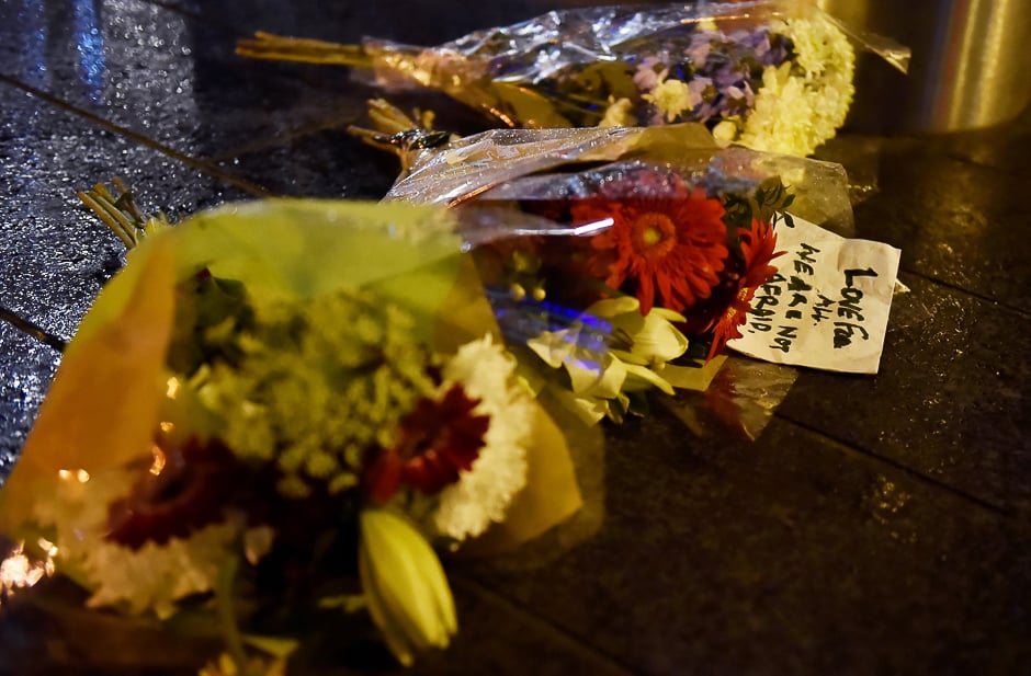 Flowers are laid at the scene after an attack on Westminster Bridge in London, Britain. PHOTO: REUTERS