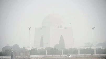 karachi chokes on polluted air with aqi of 244 karachi chokes on polluted air with aqi of 244