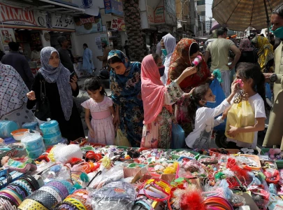 pre ramazan sales attract customers of all ages