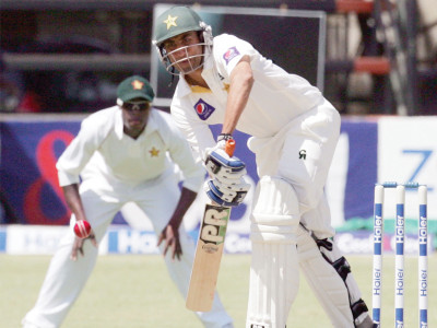 1st test younus double ton secures pakistan lead