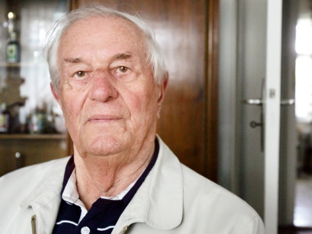 rochus misch 039 s 2008 book the last witness der letzte zeuge made it onto the bestseller list and brought misch much attention photo afp rochus misch 039 s 2008 book the last witness der letzte zeuge made it onto the bestseller list and brought misch much attention photo afp