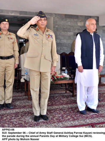 army chief general ashfaq pervez kayani l and balochistan chief minister abdul malik baloch r at the military college in sui photo app army chief general ashfaq pervez kayani l and balochistan chief minister abdul malik baloch r at the military college in sui photo app